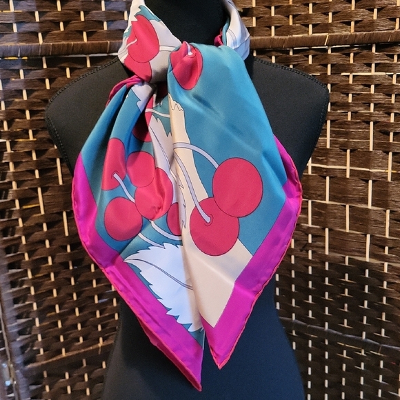 Grès Paris Pink and Gray Silk Scarf - Picture 4 of 7
